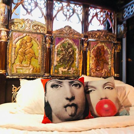By Hove Its Got It Boutique Rock N Roll Punk Apartment Hove Bagian luar foto