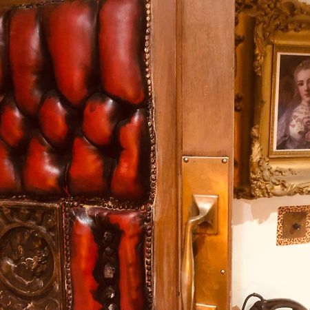 By Hove Its Got It Boutique Rock N Roll Punk Apartment Hove Bagian luar foto