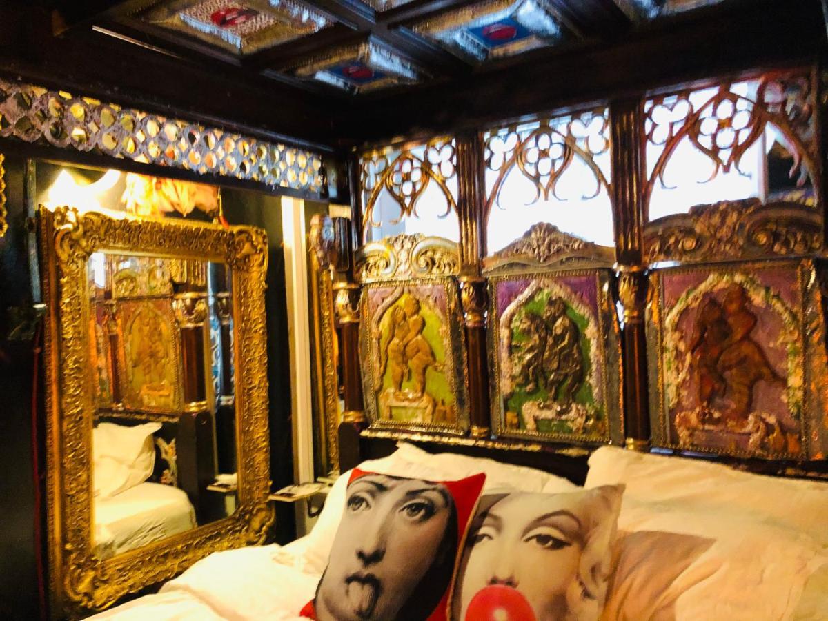By Hove Its Got It Boutique Rock N Roll Punk Apartment Hove Bagian luar foto