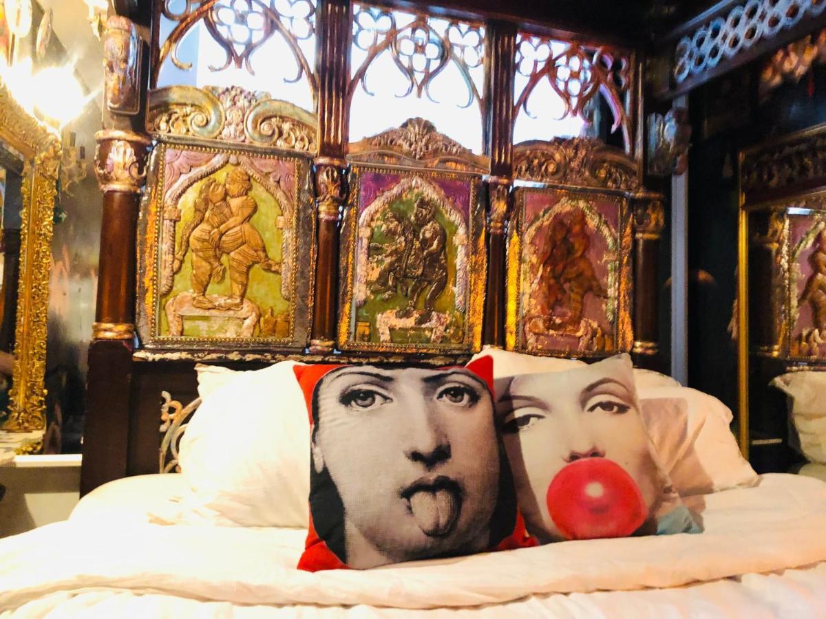 By Hove Its Got It Boutique Rock N Roll Punk Apartment Hove Bagian luar foto