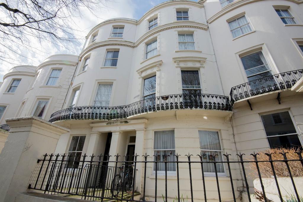 By Hove Its Got It Boutique Rock N Roll Punk Apartment Hove Bagian luar foto